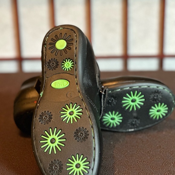 Mary Jane Shoes - Picture 4 of 4